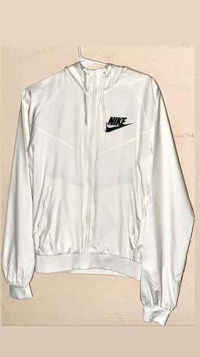 Campera Rompeviento Nike