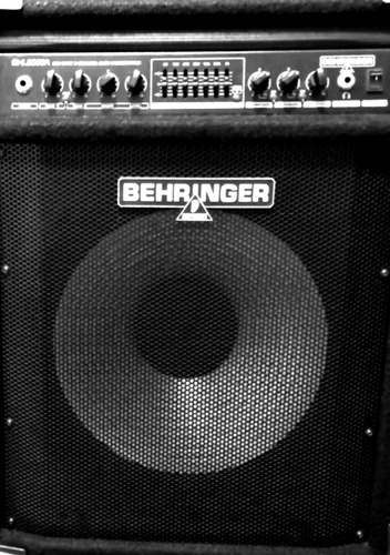Amplificador Para Contrabaixo Behringer 3000 Ultra Bass! Aco