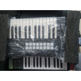 Novation Launchkey 25 Mk3 Teclado Controlador Usb Com 25 Tec