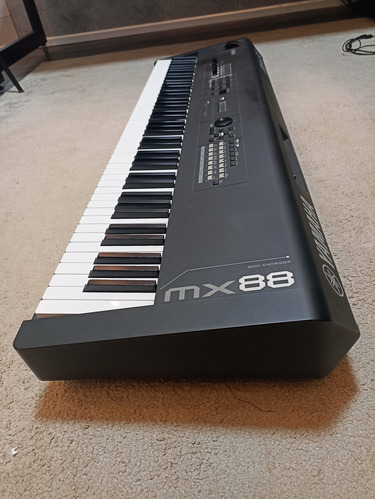 Tecla Yamaha Mx-88 Com Semi Case