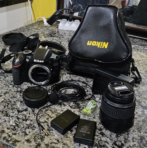 Câmera Nikon D3200 Semi Nova + Lente 18:55 