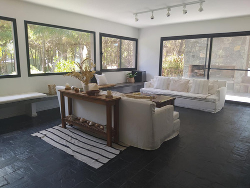 Casa En Venta Costa Esmeralda, Seis Ambientes, Barrio Residencial Ii. - Imagen 4