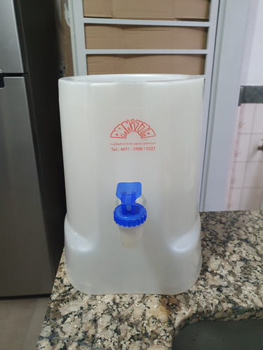 Dispensador De Agua Natural Para Mesa Bidon Y Botellon