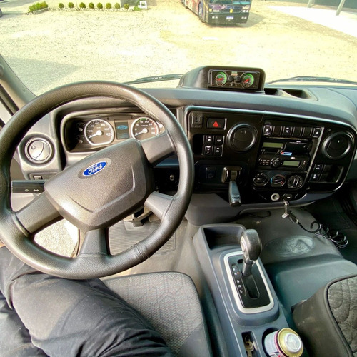 FORD CARGO 2429 BAÚ 6X2
