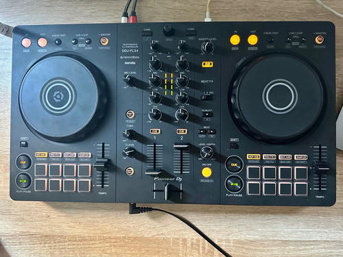 Controlador Pioneer Dj Ddj Flx4 Color Negro