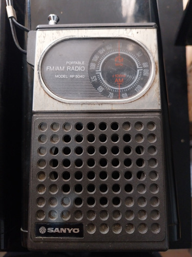 Rádio Portátil Sanyo Rp5040 Am Fm