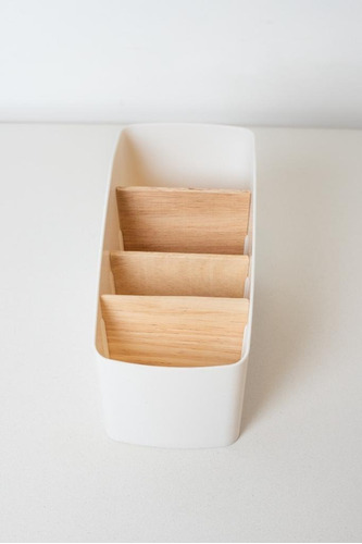 Organizador Nordico Plastico Con 4 Divisiones En Bamboo