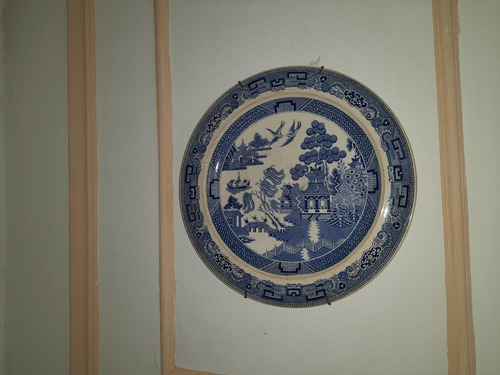 Plato Decorativo Sellado Willow Wedgwood, Etruria- (trizado)