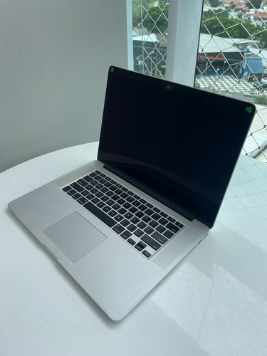 Macbook Pro 2015 - 15,4  - 16gb - 256gb Ssd - I7 (34)