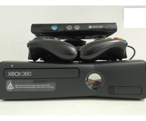 Xbox 360 Slim, Destravado + Kinect + 2 Controles (usado)