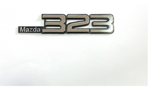 Emblema Mazda 323 Placa Cromada ( Incluye Adhesivo 3m) Foto 2