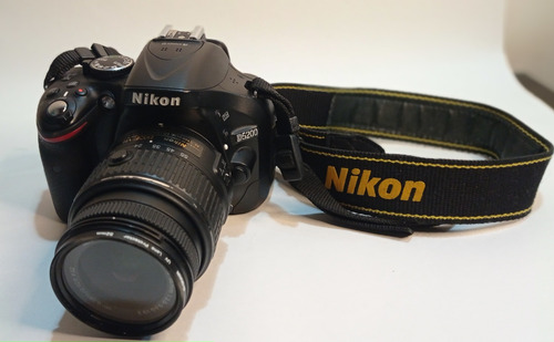 Nikon D5200, Con Lente 18-55 Dx Vr Af Y Accesorios 