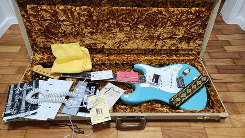 Fender Eric Johnson Stratocaster Tropical Turquoise