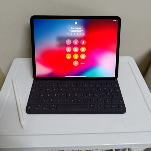 Apple iPad Pro 2018 - 256gb + Apple Pencil + Capa Teclado