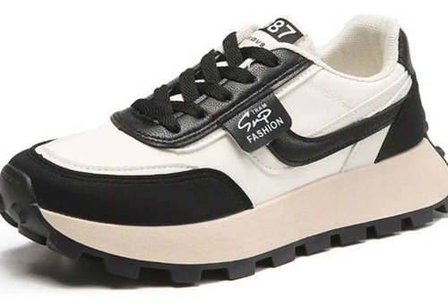 Chicas Con Zapatillas De Tenis Resistentes Al Desgaste Estilo
