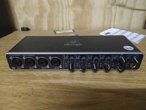 Interfaz De Audio Behringer Umc404hd