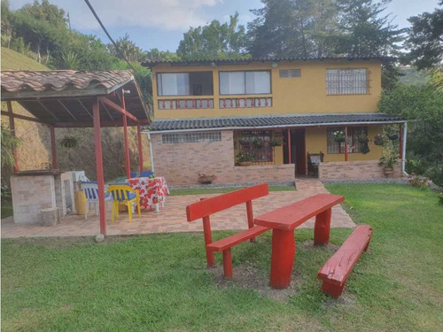 Vendo Finca En El Peñol Con Vista 6.200 Mts Ch - Imagen 2
