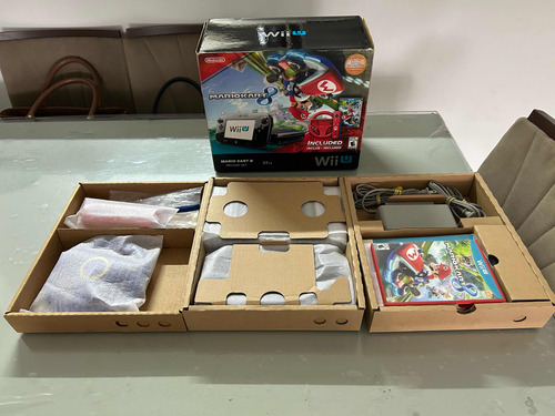 Wii U Mario Kart 8 Deluxe Bundle - Impecável