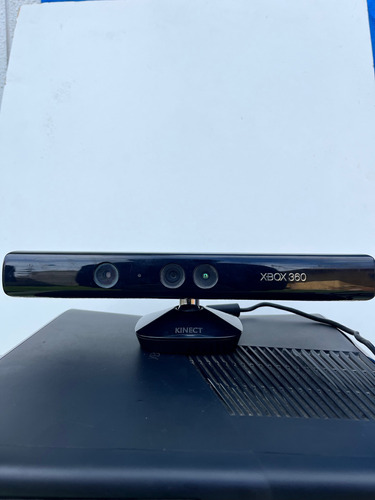 Microsoft Xbox 360 4gb Black + Kinect