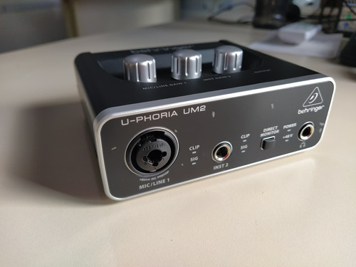 Interface De Áudio Behringer U-phoria Um2 Usb  [semi-novo]