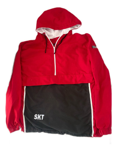 Anorak Rojo, Bolsillo Negro Skt Liviano