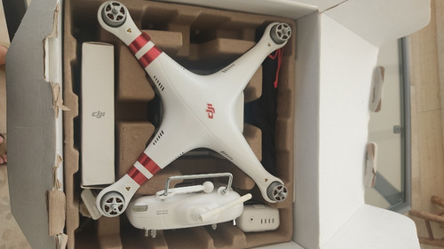 Drone Dji Phantom 3 Standard Com Câmera 2.7k Branco 2.4ghz 1