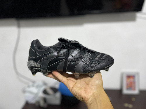 Tachos De Futbol Predator Negros Gris Acce