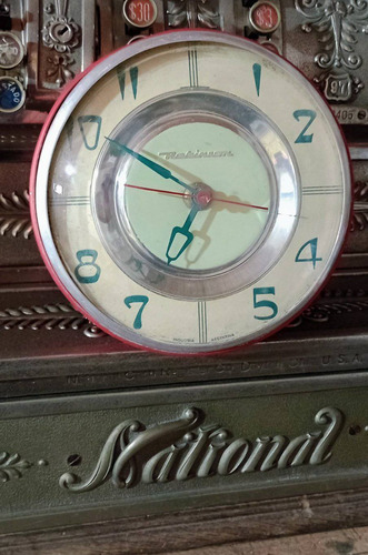 Reloj Electrico De Pared Antiguo Robinson