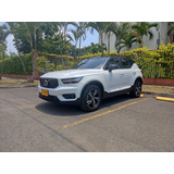 Volvo Xc40 T4 Fwd 2,0turbo R-design 4x2 Ct Tp Año 2020