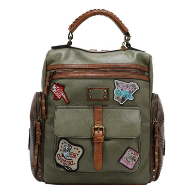 Mochila Nicole Lee Vintage Con Parches Fw25 Color Olive Diseño de la tela Vintage Patch | Meses sin interés