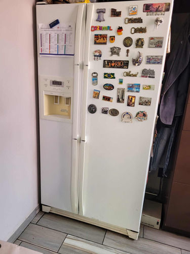 Refrigerador Samsung Con Fabrica Y Dispensador De Hielos