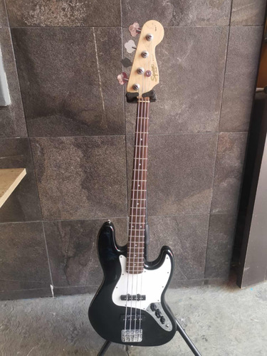 Bajo Squier J Bass 4 Cuerdas Brazo Largo