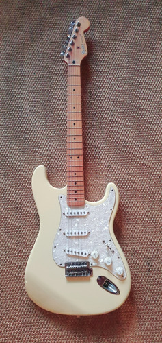 Guitarra Fender Stratocaster Mim