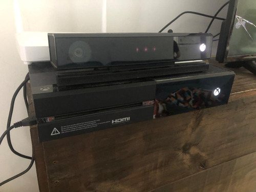 Microsoft Xbox One + Kinect 500gb Standard Cor  Preto + 6 Jogos + 2 Controles