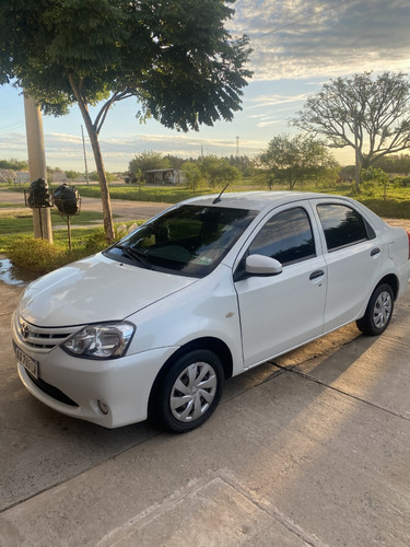 Toyota Etios X - 6ta