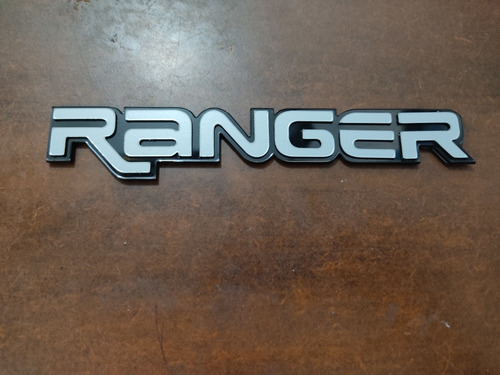 Emblema Insignia Ford Ranger Lateral Compuerta  Foto 9