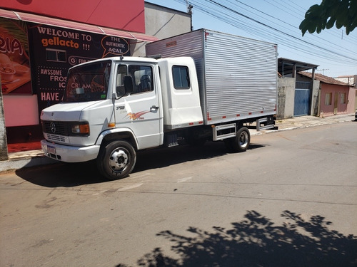 MERCEDES BENS  710 PLUS