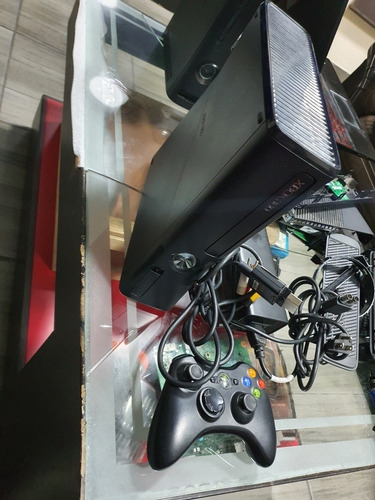 Xbox 360 Slim Con Rgh3 500gbs Con Juegos Instalados 2 Mandos