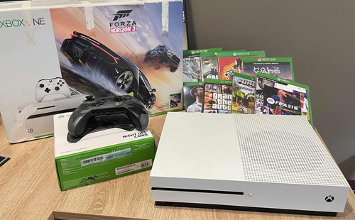 Xbox One S 500g + 8 Juegos