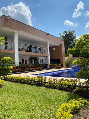 Hermosa Finca De 2.000m2 Con Piscina En Venta Santa Elena El Cerrito - Imagen 4