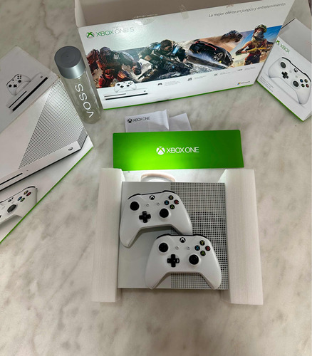 Consola Xbox One S + Control + Caja + Accesorios