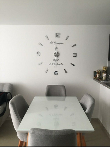 Reloj De Pared 3d Tamaño Grande  100x100cm + Frase En Vinilo