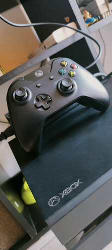 Xbox One Com Dois Controles E Jogos Fisicos