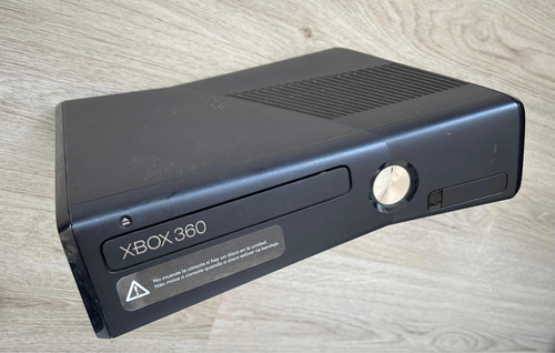 Xbox 360 + Kinect + 2 Joystick + 7 Juegos