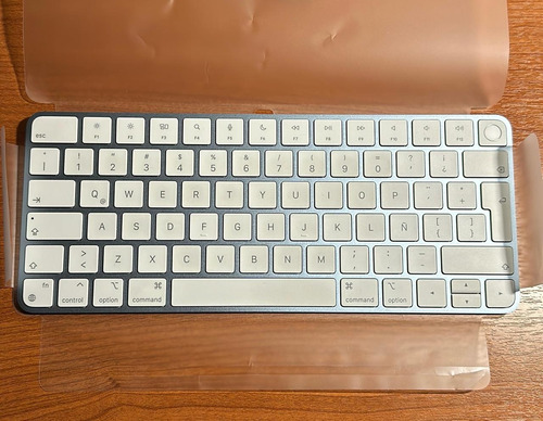 Apple Magic Keyboard Con Touch Id (español) - Igual A Nuevo!