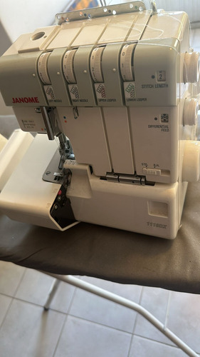 Remalladora Overlock 4 Hilos Janome Semi Industrial