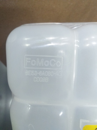 Envase O Deposito De Refrigerante Ford Fusion 3.0 Foto 2