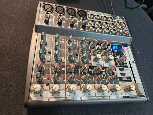 Mesa De Som Behringer 1202fx + Fonte 110v + Maleta