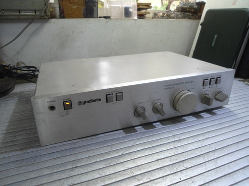 Stereo Integrated Amplifier Gradiente Model 76 - Funcionando