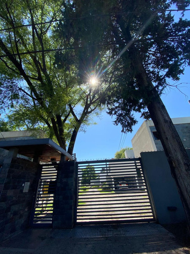 Dúplex En Venta De 3 Dormitorios En Villa Allende. - Imagen 2